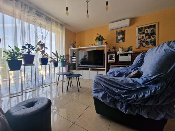 proche de chateaubriant , maison de plain-pied de 100 m2, sur un terrain de 3000m2, 3 chambres , et une dépend