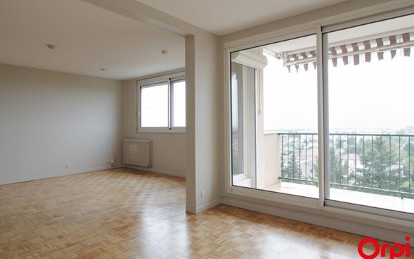 Appartement à louer    3 pièces •  Vénissieux