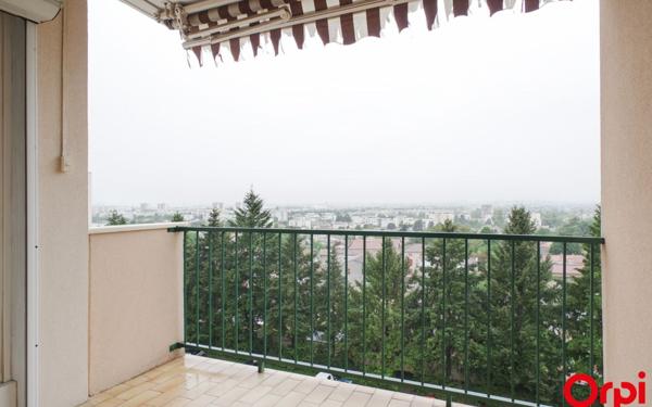 Appartement à louer    3 pièces •  Vénissieux