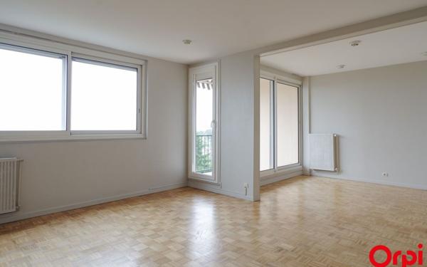 Appartement à louer    3 pièces •  Vénissieux