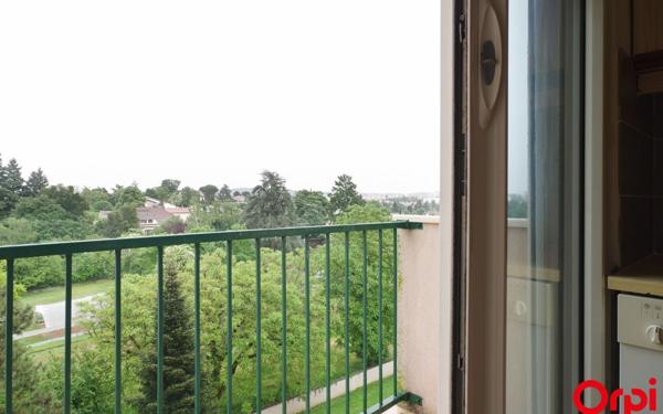 Appartement à louer    3 pièces •  Vénissieux