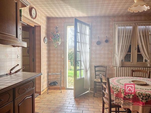 MAISON AVALLON AVEC TERRAIN ET DÉPENDANCES