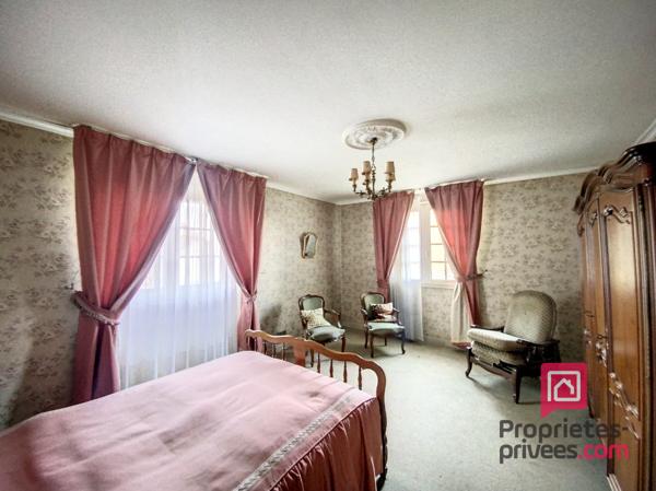 MAISON AVALLON AVEC TERRAIN ET DÉPENDANCES