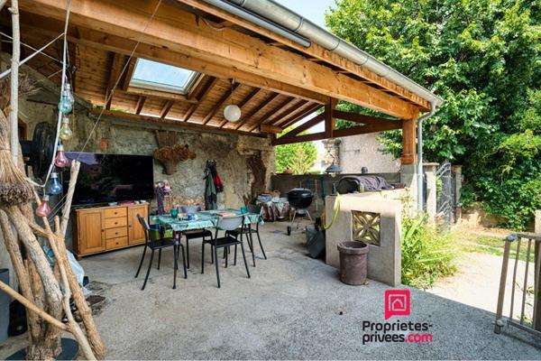 Ancien Corps de ferme de 695 m2 - Parcelle 1194 m2