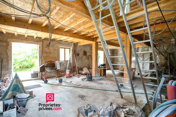 Ancien Corps de ferme de 695 m2 - Parcelle 1194 m2