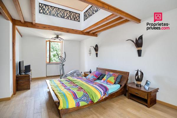 Ancien Corps de ferme de 695 m2 - Parcelle 1194 m2