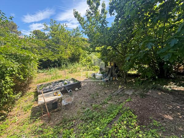 Septèmes-Les-Vallons T4 de 87m2 + véranda 20 m2 sur une parcelle de 775 m2