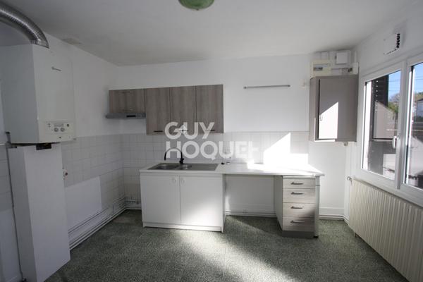 Location : maison  de plain-pied 3 pièces avec garage  à SAINT DENIS EN VAL