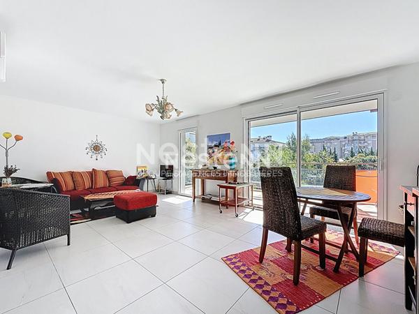 Appartement GOLFE JUAN  3 pieces Parking Piscine Residence recente