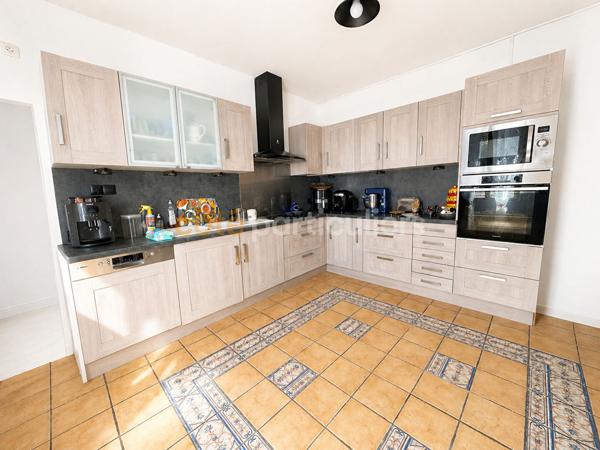 Vente Maison173,73 m² - 7 Pièces - NESLE (80190)