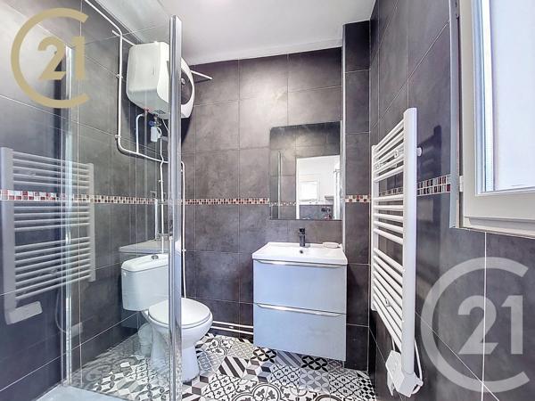 à vendre  47,37 m 2   CANNES  - 06