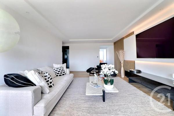 Appartement F3 à vendre  3 pièces - 68,49 m 2   FREJUS  - 83