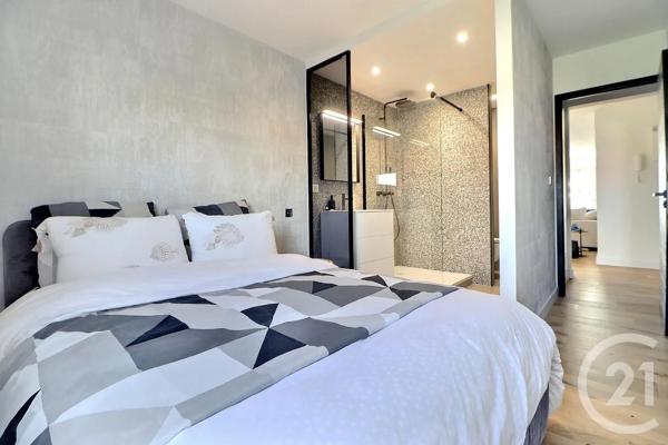Appartement F3 à vendre  3 pièces - 68,49 m 2   FREJUS  - 83