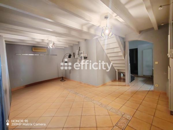 Maison
         4 pièces
        - 88 m² Exclusivité 265 000 € *