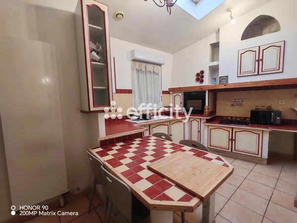 Maison
         4 pièces
        - 88 m² Exclusivité 265 000 € *