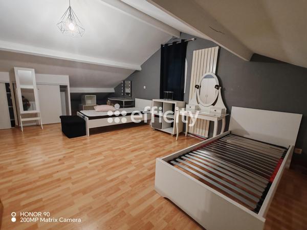 Maison
         4 pièces
        - 88 m² Exclusivité 265 000 € *