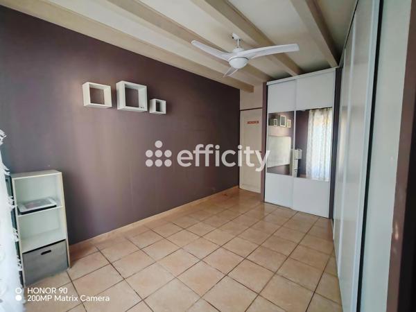 Maison
         4 pièces
        - 88 m² Exclusivité 265 000 € *