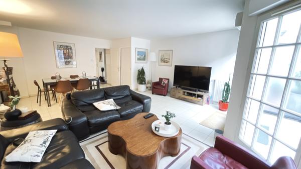 PUTEAUX HYPER-CENTRE – RARE MAISON AVEC JARDIN – 135 M² – 3/4 CHAMBRES – 2 PARKINGS