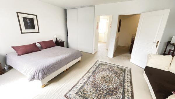 PUTEAUX HYPER-CENTRE – RARE MAISON AVEC JARDIN – 135 M² – 3/4 CHAMBRES – 2 PARKINGS
