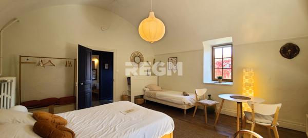 Pontgibaud (63230) Pontgibaud. Villa-Maison d'hôtes 320 m².