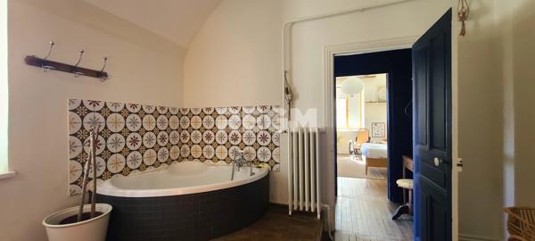 Pontgibaud (63230) Pontgibaud. Villa-Maison d'hôtes 320 m².