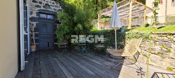 Pontgibaud (63230) Pontgibaud. Villa-Maison d'hôtes 320 m².