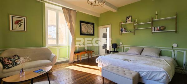 Pontgibaud (63230) Pontgibaud. Villa-Maison d'hôtes 320 m².