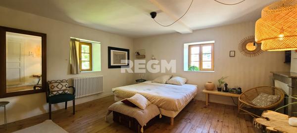 Pontgibaud (63230) Pontgibaud. Villa-Maison d'hôtes 320 m².