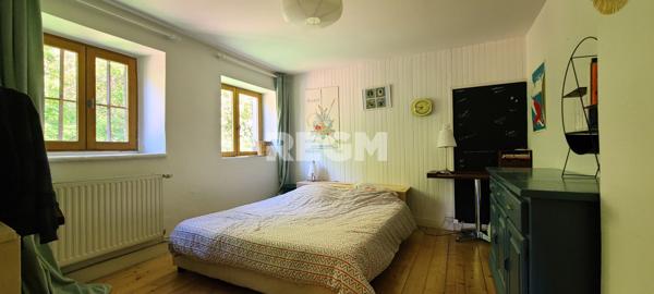 Pontgibaud (63230) Pontgibaud. Villa-Maison d'hôtes 320 m².