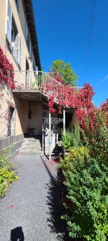 Pontgibaud (63230) Pontgibaud. Villa-Maison d'hôtes 320 m².