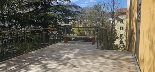 Gap (05000) Rooftop de 122 m² avec terrasse Panoramique et Grand Garage à Gap