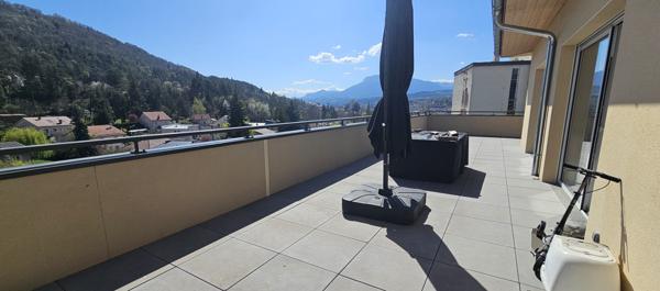 Gap (05000) Rooftop de 122 m² avec terrasse Panoramique et Grand Garage à Gap