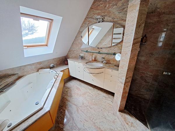 Concarneau - Appartement de 93 m² + jardin les pieds dans l'eau