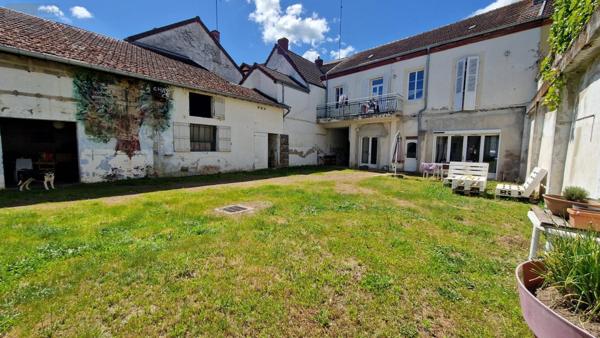 Maison à vendre à Paray-le-Monial en Saône-et-Loire (71600), ref :