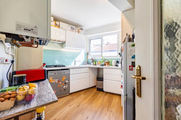 APPARTEMENT TROIS PIÈCES BORDEAUX ENTRE FONDAUDEGE ET TOURNY PROCHE DES COMMERCES