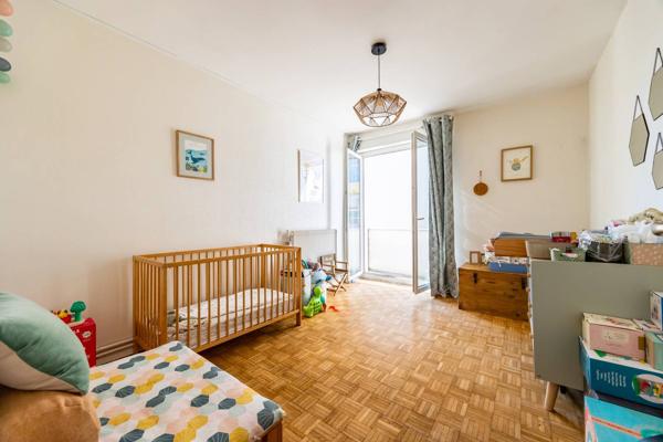 APPARTEMENT TROIS PIÈCES BORDEAUX ENTRE FONDAUDEGE ET TOURNY PROCHE DES COMMERCES