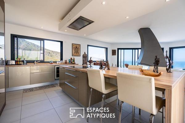 Villa contemporaine d’inspiration californienne avec vue mer panoramique