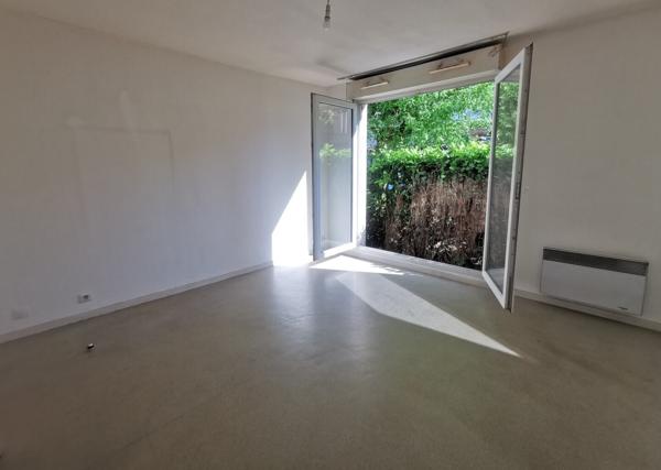 Chartrons. Studio + parking couvert