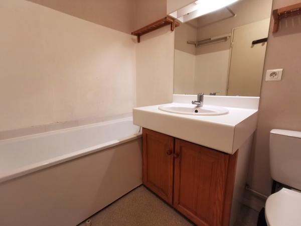 Chartrons. Studio + parking couvert