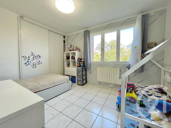 Appartement T4 à vendre  4 pièces - 79,09 m2 LUNEL - 34
