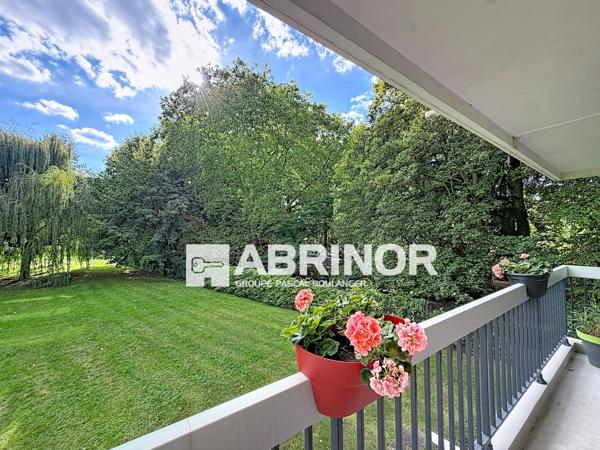 CROIX BARBIEUX - Type 3 de 77.5 m² habitables - Balcon, cave et garage. CROIX