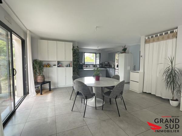 Maison T5. RT 2012. jardin sud. 2 stationnements