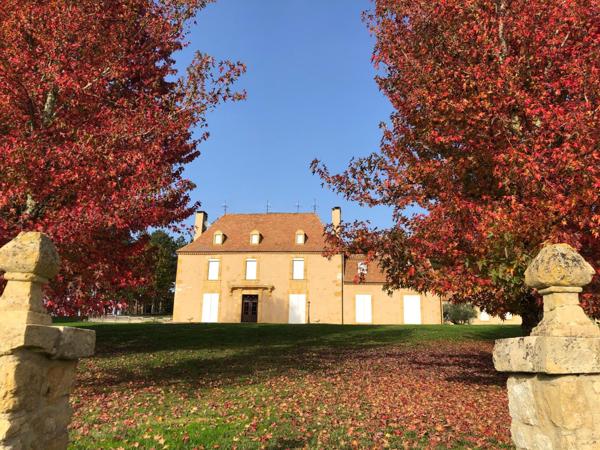 Magnifique manoir en pierre du 17 ème siècle.