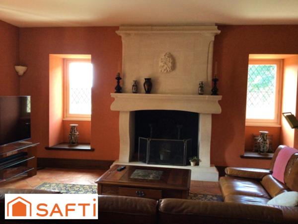 Magnifique manoir en pierre du 17 ème siècle.