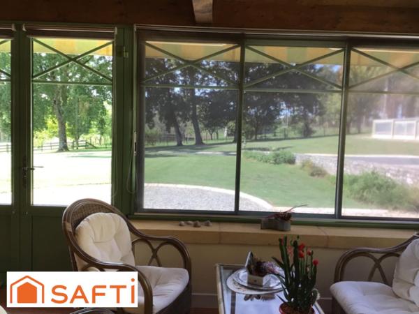 Magnifique manoir en pierre du 17 ème siècle.