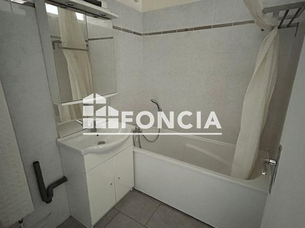 Location Appartement 2 pièces 47.55 m² - 38-40 RUE SAINTE BAUME Marseille 13010