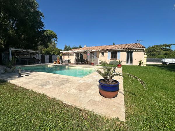 A VENDRE  83170 TOURVES MAISON  PLAIN PIED TYPE  5 133 m²  SUR TERRAIN DE 1.341M²  , STUDIO INDEPENDANT, PISCINE, CARPORT