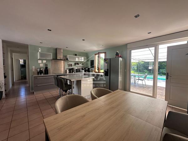 A VENDRE  83170 TOURVES MAISON  PLAIN PIED TYPE  5 133 m²  SUR TERRAIN DE 1.341M²  , STUDIO INDEPENDANT, PISCINE, CARPORT