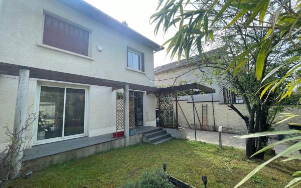 Maison à vendre    5 pièces •  Saint-Maur-des-Fossés