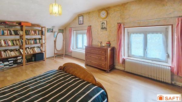 CHARMANTE MAISON ANCIENNE DEPENDANCE ET TERRAIN